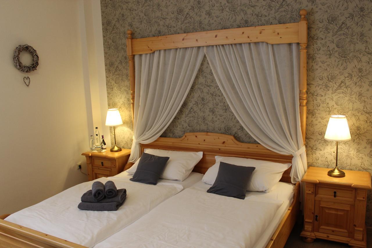 Ferien- Und Wellnesshotel Waldfrieden ヒッツアッカー エクステリア 写真
