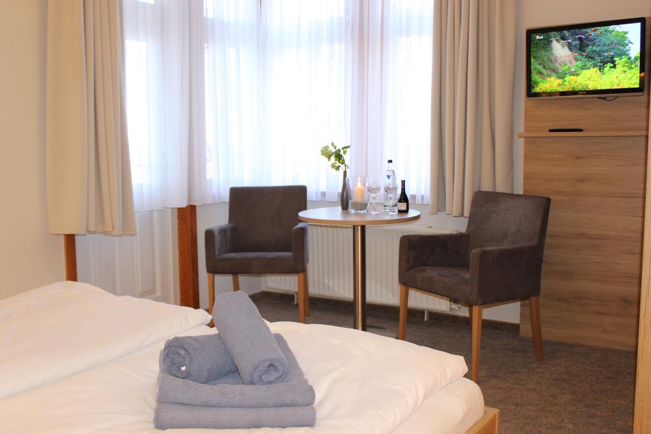 Ferien- Und Wellnesshotel Waldfrieden ヒッツアッカー エクステリア 写真
